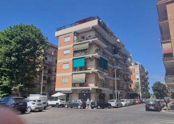 Edificio all\'aperto - Three-room apartment Via Delle Sirene
 
19, Roma - photo 51