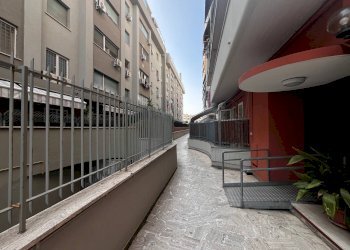 Edificio all\'aperto - Three-room apartment via delle azzorre
 
437, Roma - photo 6