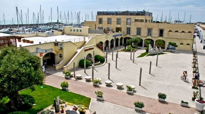 Edificio all\'aperto - Commercial Premises Lungomare Duca Degli Abruzzi
 
84, Roma - photo 1