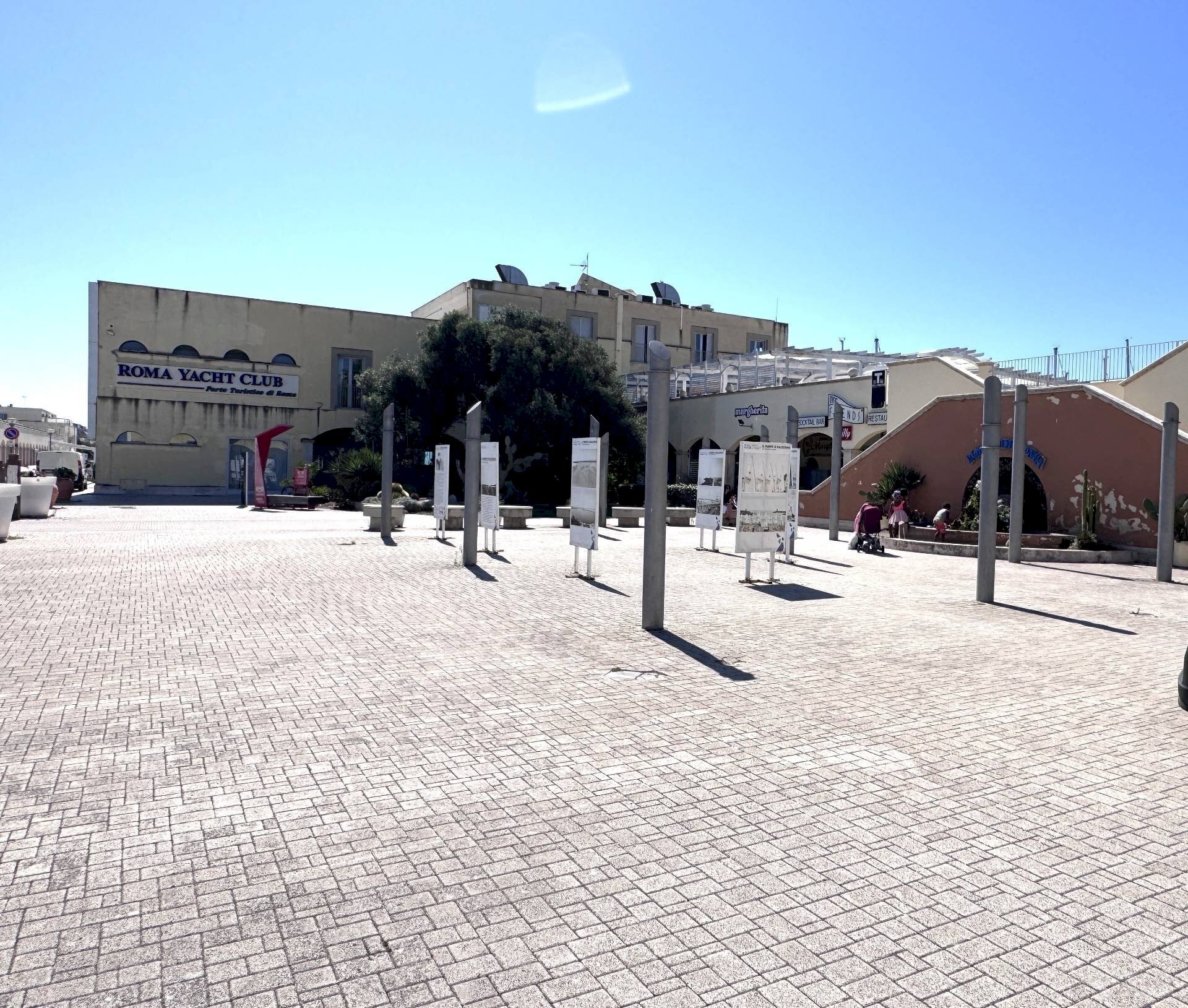 Edificio all\'aperto - Commercial Premises Lungomare Duca Degli Abruzzi
 
84, Roma - photo 2