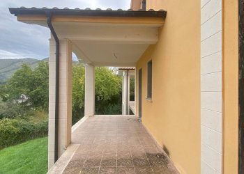 Veranda - Villa a Schiera via Ottaviano Crescenzi, Fara in Sabina - foto 4