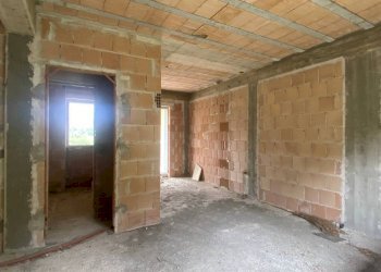 Stanza non arredata - Villa a Schiera via Ottaviano Crescenzi, Fara in Sabina - foto 9