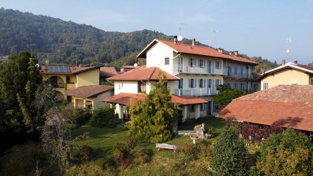 Facciata - Villa a Schiera strada Cantone Bonino, 33, Biella - foto 1