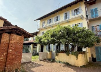 Facciata - Villa a Schiera strada Cantone Bonino, 33, Biella - foto 2