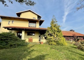 Facciata - Villa a Schiera strada Cantone Bonino, 33, Biella - foto 4
