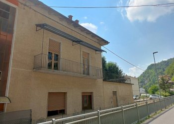 Facciata - Trilocale via Valdieri, 2, Borgo San Dalmazzo - foto 3