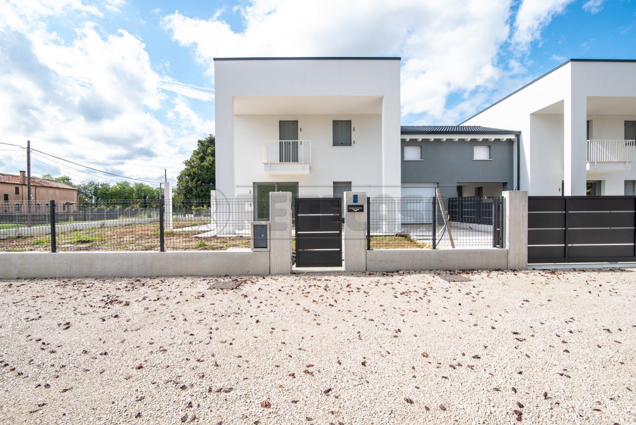 ESTERNO - Villa a Schiera Via Villarappa 88, Santa Giustina in Colle - foto 2