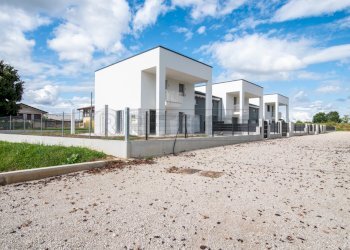 ESTERNO - Villa a Schiera Via Villarappa 88, Santa Giustina in Colle - foto 1