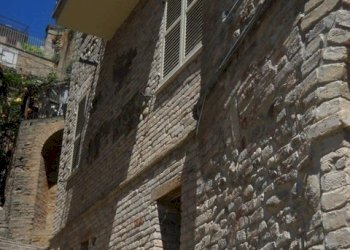 27COLONNELLA-CENTROSTORICOCASAPARZIALMENTERISTRjpg - Casa indipendente Colonnella - foto 4