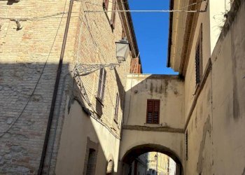 02COLONNELLA-CENTROSTORICOCASAPARZIALMENTERISTR.jp - Casa indipendente Colonnella - foto 22