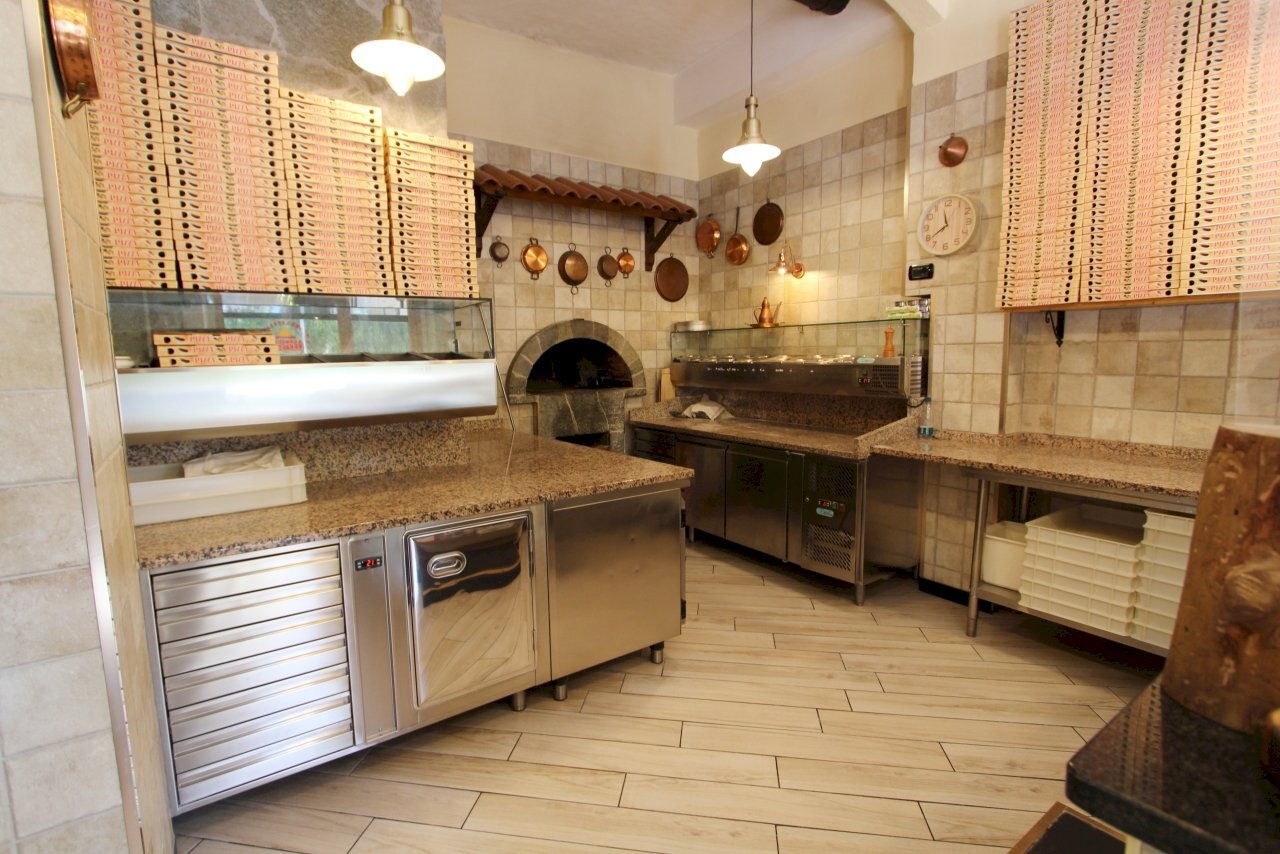 Banco di lavoro - Pizzeria Via Mameli 254, Rapallo - foto 2