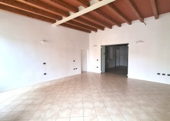 11.jpg - Ufficio Piazza Giuseppe Garibaldi 16/a, Langhirano - foto 10