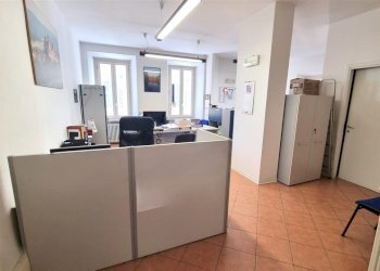 20251007_112908.jpg - Ufficio Piazza Giacomo Ferrari 1, Langhirano - foto 1