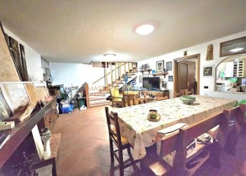 21.jpg - Villa a Schiera Via Godola 26, Massa - foto 22