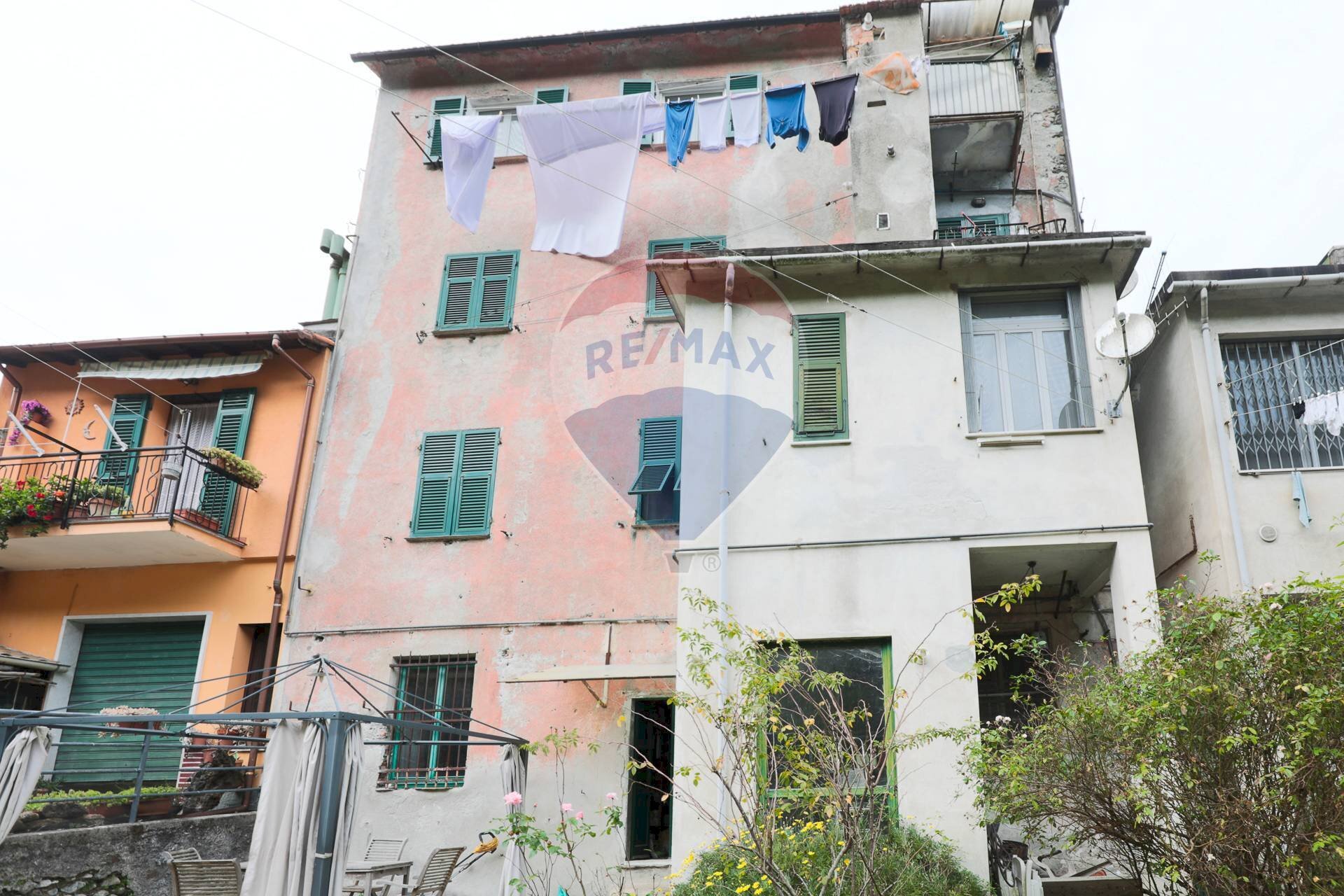 Three-room apartment Via Lombardo, 11 
 Gazzolo, Campomorone - photo 2