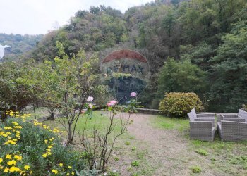 Three-room apartment Via Lombardo, 11 
 Gazzolo, Campomorone - photo 1