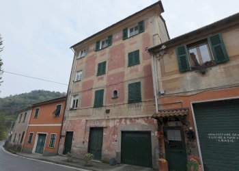Three-room apartment Via Lombardo, 11 
 Gazzolo, Campomorone - photo 5