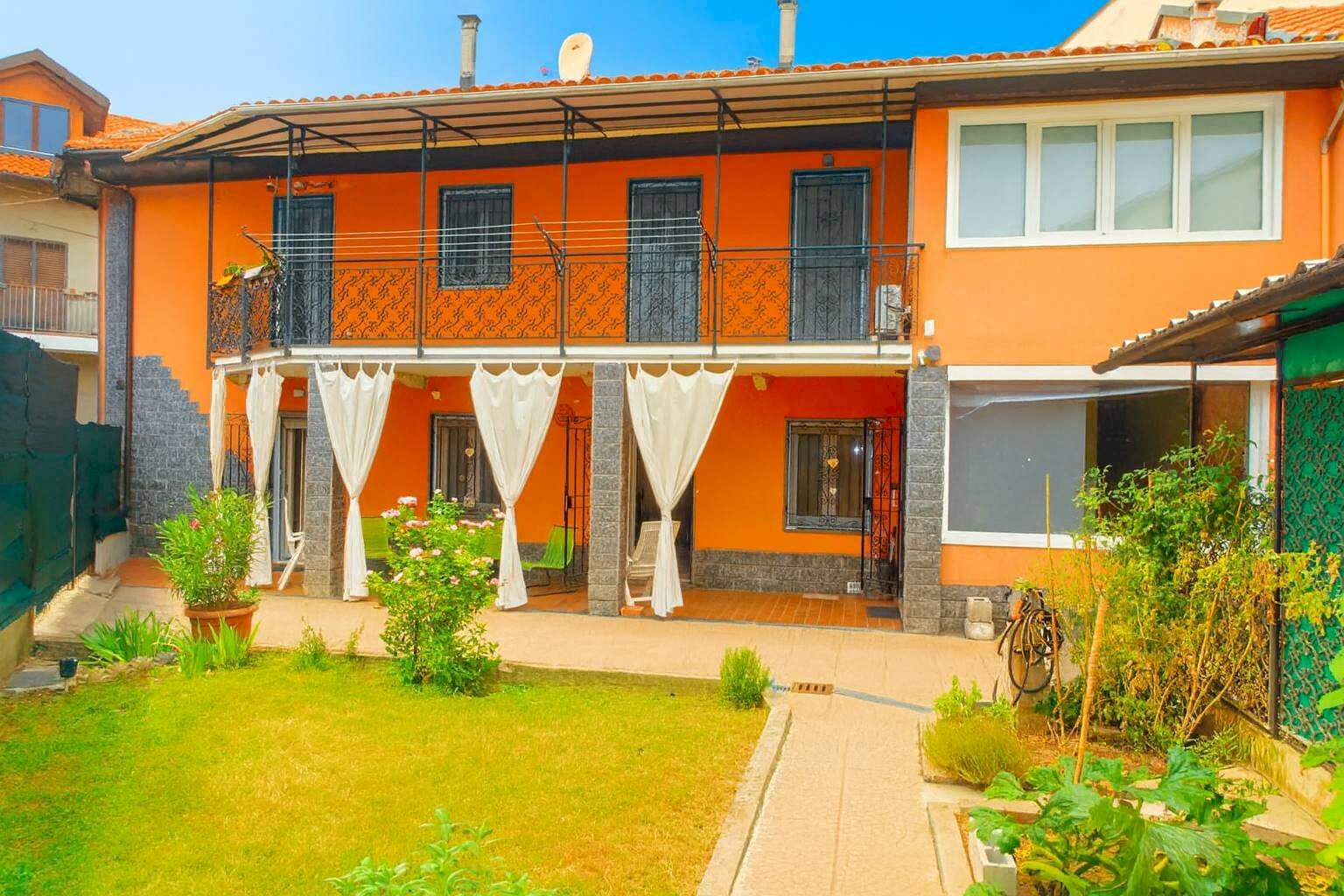 Semi-detached house Settimo Torinese - photo 1