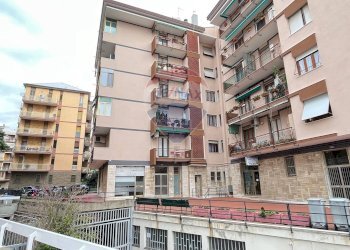 Bilocale via scarpa, 6 
 Oltreletimbro, Savona (zona Oltreletimbro) - foto 2