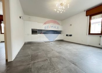 Bilocale via scarpa, 6 
 Oltreletimbro, Savona (zona Oltreletimbro) - foto 32