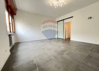 Bilocale via scarpa, 6 
 Oltreletimbro, Savona (zona Oltreletimbro) - foto 34