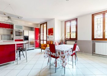 Villa a Schiera Castello d'Argile - foto 1