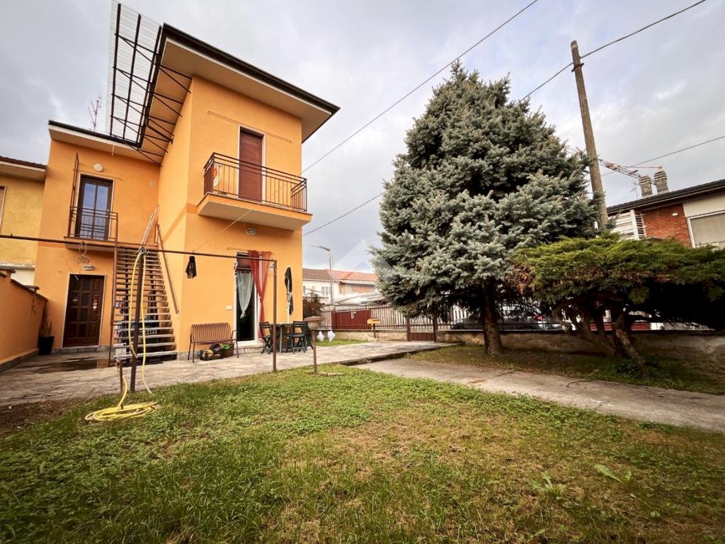 Trilocale Via Ludovico Sforza, Galliate - foto 1