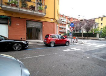 Negozio via Mario Bastia, Bologna (zona Costa Saragozza) - foto 2