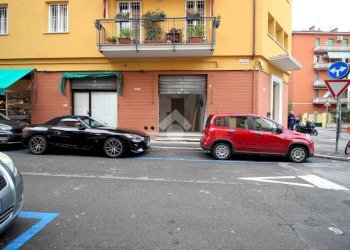 Negozio via Mario Bastia, Bologna (zona Costa Saragozza) - foto 3