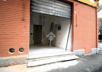 Negozio via Mario Bastia, Bologna (zona Costa Saragozza) - foto 4