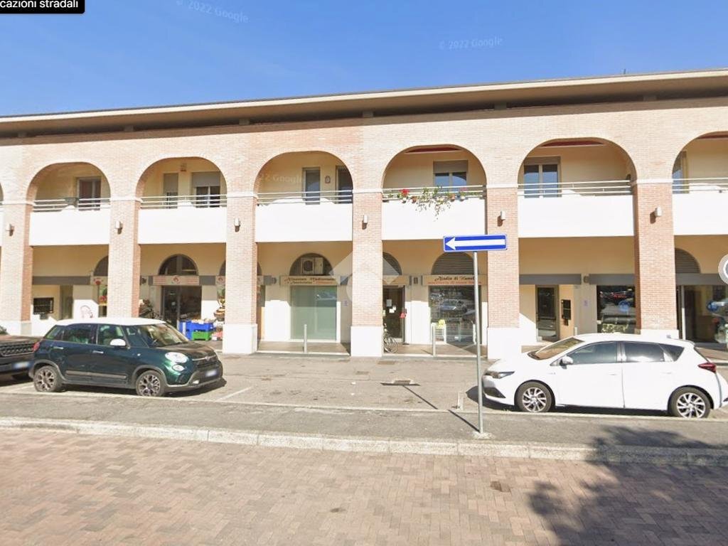 Negozio Piazza Monte Grappa, Forlì - foto 2