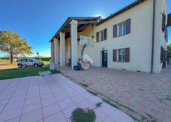 Portion of a house Via Paradigna, Parma (neighborhood Paradigna) - photo 1