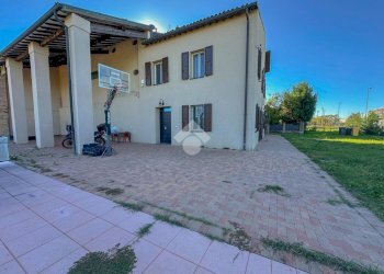 Portion of a house Via Paradigna, Parma (neighborhood Paradigna) - photo 30
