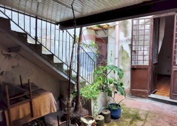 Scale - Casa semi indipendente Via Magri'
 
40, Catania - foto 15