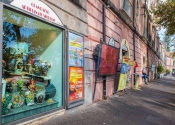 Edificio all\'aperto - Negozio Via Etnea
 
2, Catania - foto 15