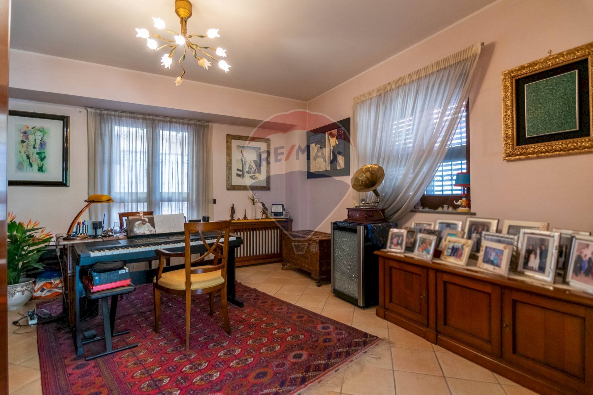 Sala da pranzo - Villa Via Giovanni Gentile
 
30, Aci Sant'Antonio - foto 3