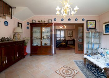 Soggiorno - Villa Via Giovanni Gentile
 
30, Aci Sant'Antonio - foto 2