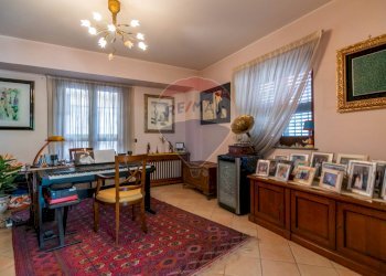 Sala da pranzo - Villa Via Giovanni Gentile
 
30, Aci Sant'Antonio - foto 3