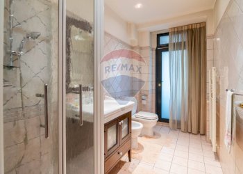 Bagno - Villa Via Giovanni Gentile
 
30, Aci Sant'Antonio - foto 8