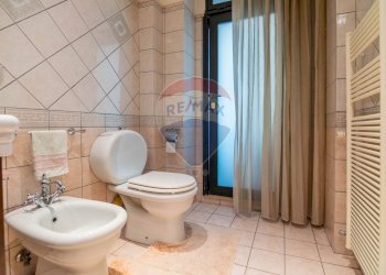 Bagno - Villa Via Giovanni Gentile
 
30, Aci Sant'Antonio - foto 10