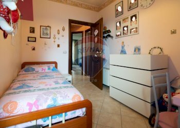 Camera / camera da letto - Villa Via Giovanni Gentile
 
30, Aci Sant'Antonio - foto 17