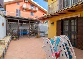 Terrazza - Villa Via Giovanni Gentile
 
30, Aci Sant'Antonio - foto 31