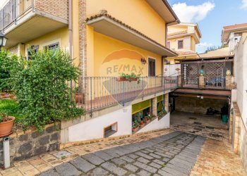 Casa all\'aperto - Villa Via Giovanni Gentile
 
30, Aci Sant'Antonio - foto 39