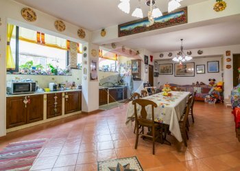 Sala da pranzo - Villa Via Giovanni Gentile
 
30, Aci Sant'Antonio - foto 43