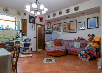 Sala da pranzo - Villa Via Giovanni Gentile
 
30, Aci Sant'Antonio - foto 47