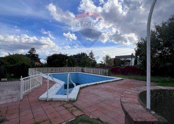 Piscina - Appartamento Via del Bosco
 
212, Mascalucia - foto 2