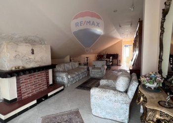 Soggiorno - Appartamento Via del Bosco
 
212, Mascalucia - foto 6