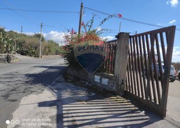 Edificio all\'aperto - Magazzino Contrada Marvizzaro
47, Paterno - foto 7