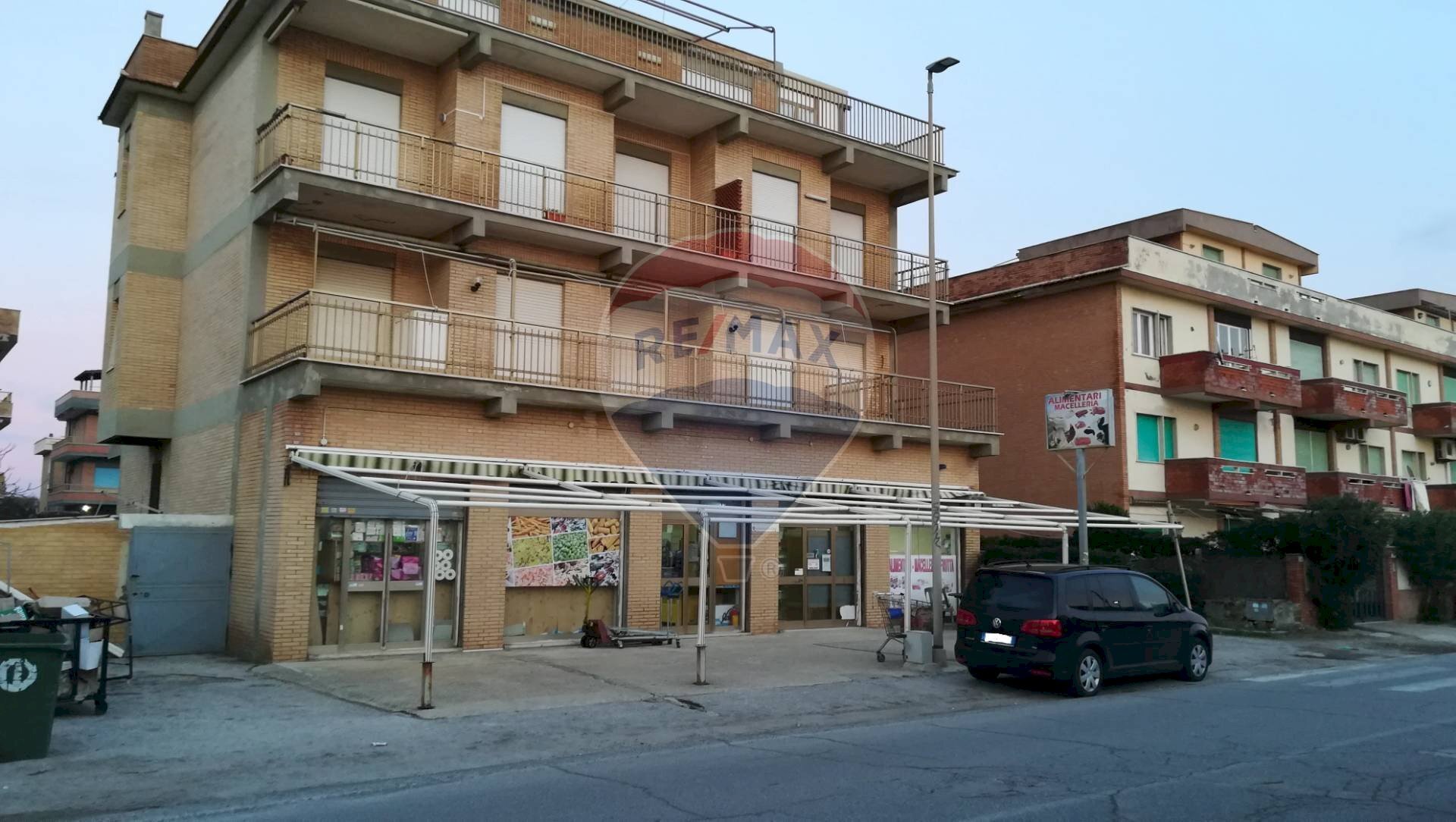 Edificio all\'aperto - Negozio Lungomare degli Ardeatini
 
248, Ardea - foto 3