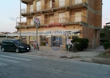 Edificio all\'aperto - Negozio Lungomare degli Ardeatini
 
248, Ardea - foto 1